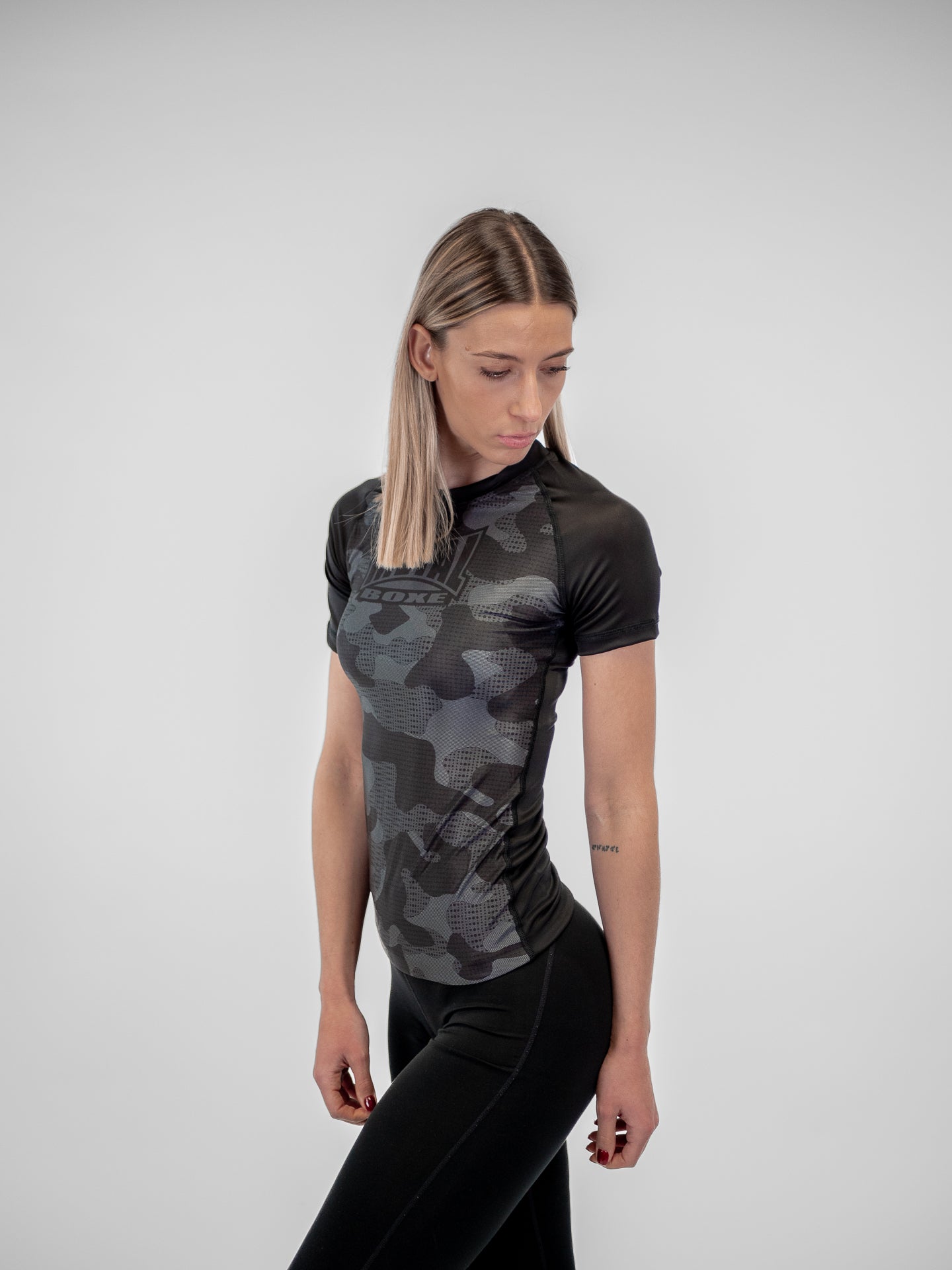 WOMEN'S RASHGUARD CAMO BLACK
