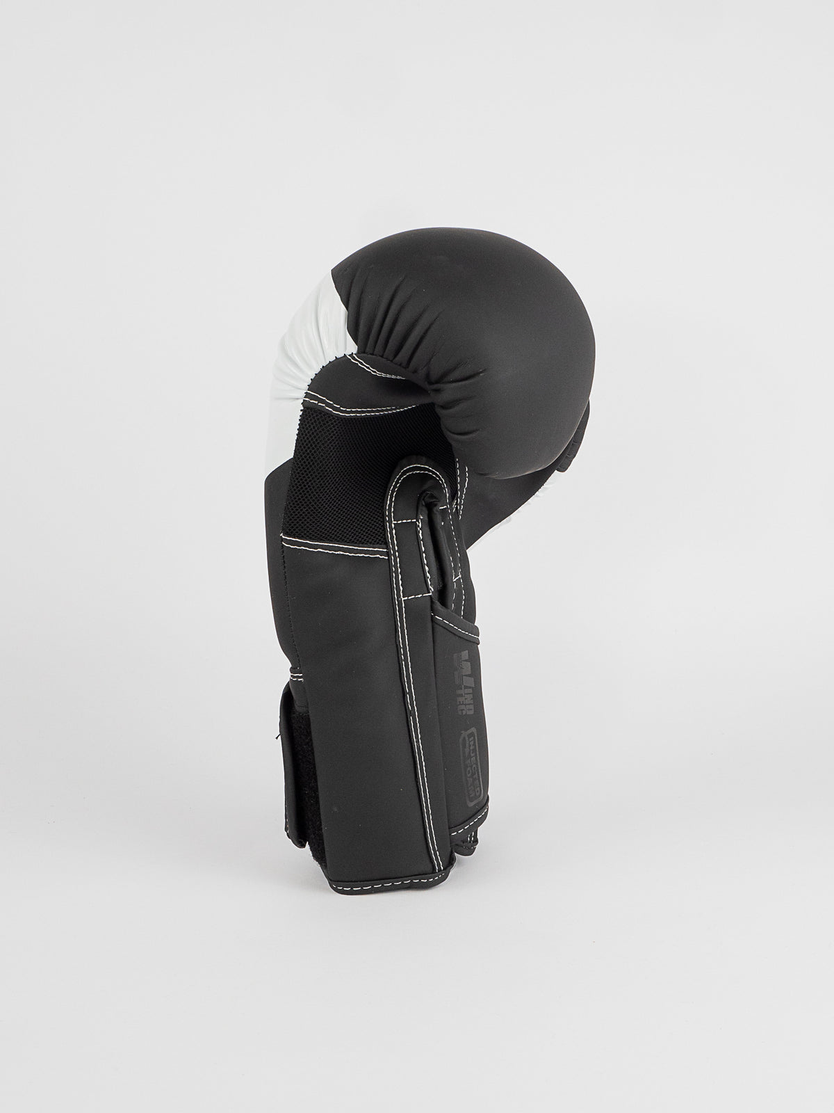 BLADE BLACK AND WHITE BOXING GLOVES