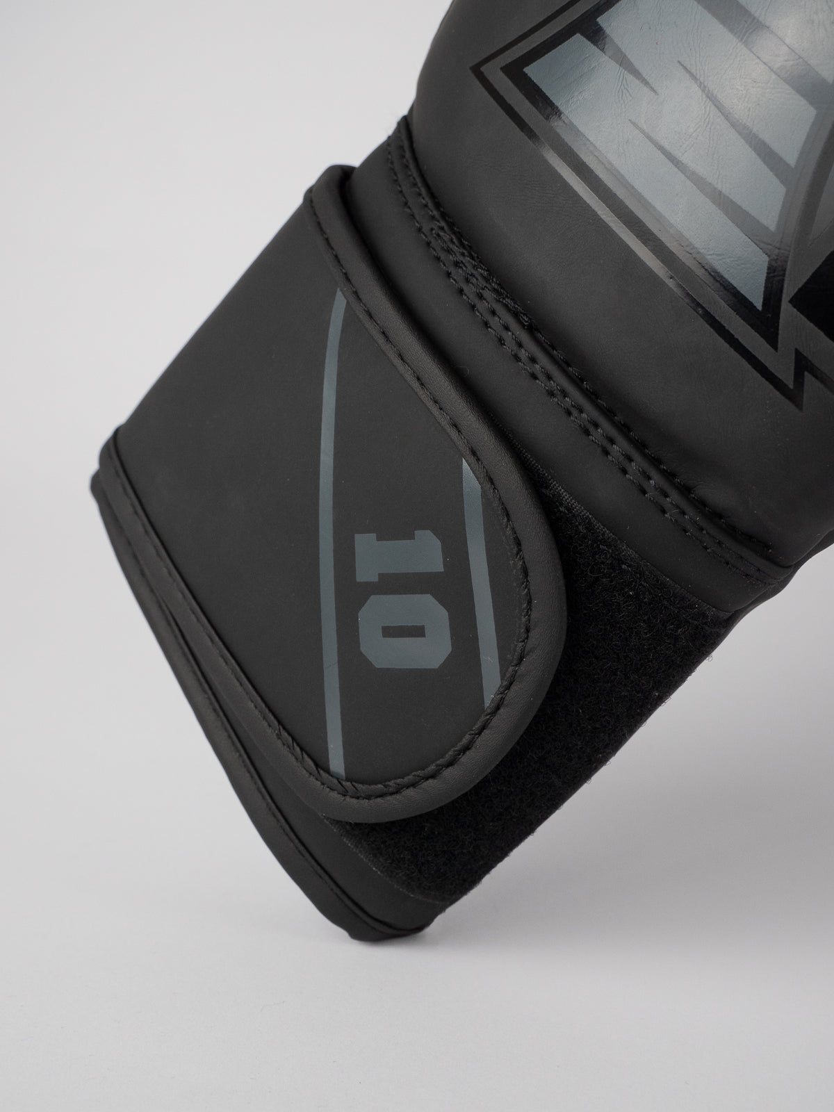 STARTER BLACK GRAY BOXING GLOVES