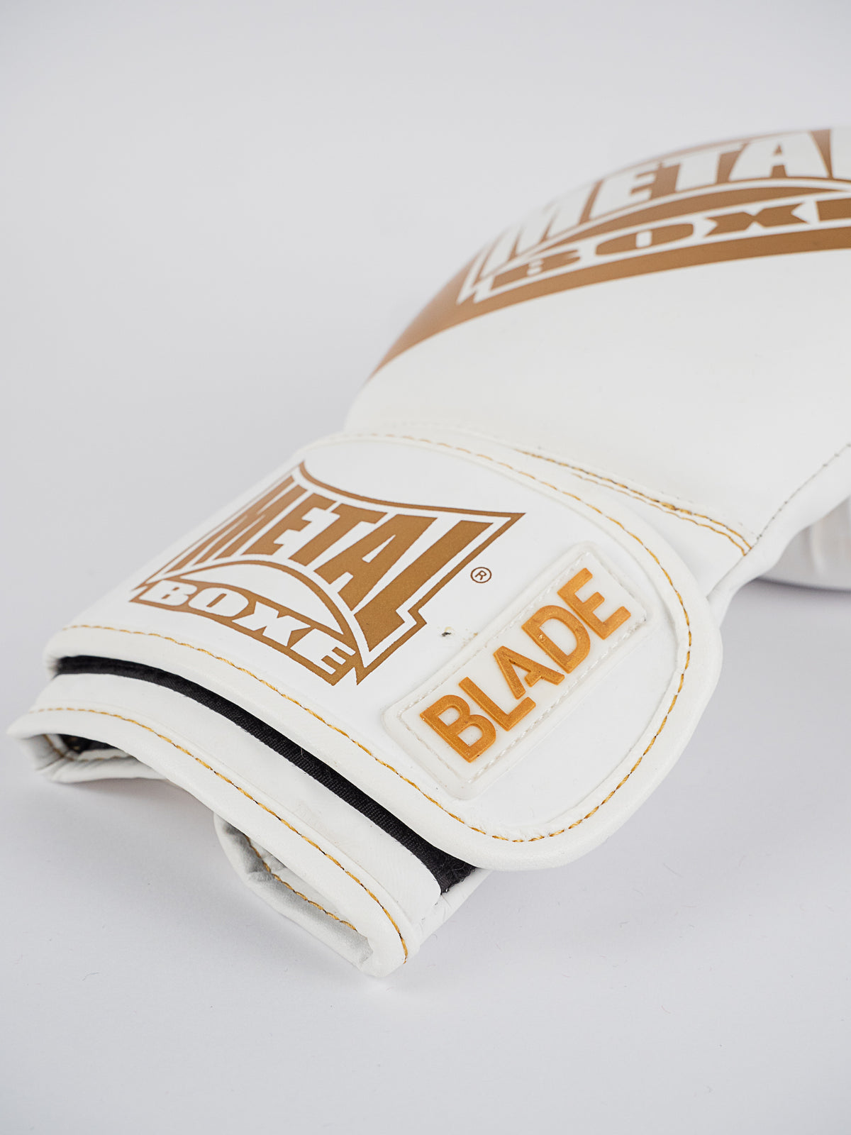 BLADE GOLD WHITE GOLD BOXING GLOVES