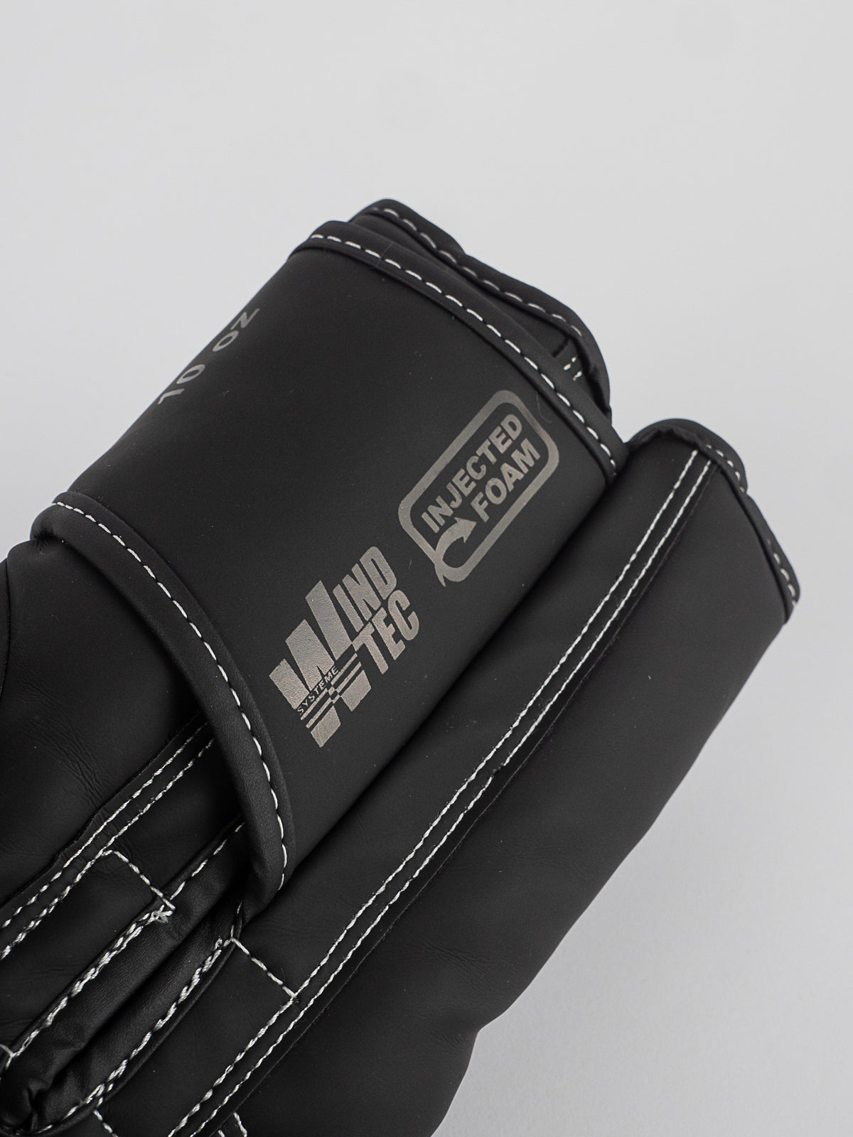 BLADE BLACK AND WHITE BOXING GLOVES